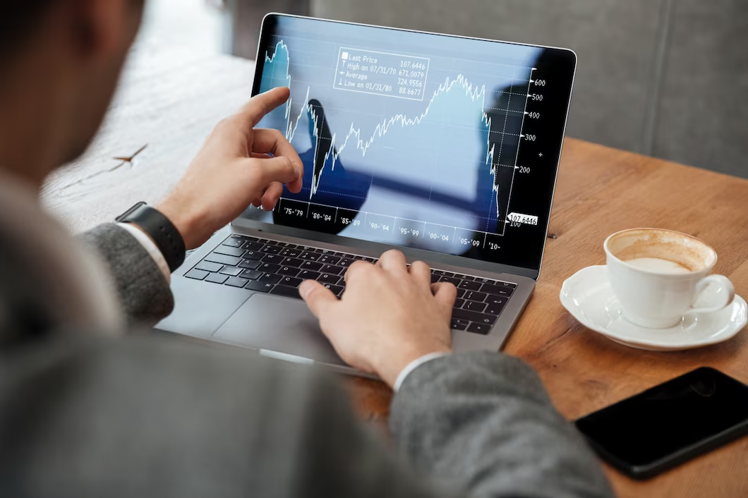 risks and strategy of investing with cryptocurrency